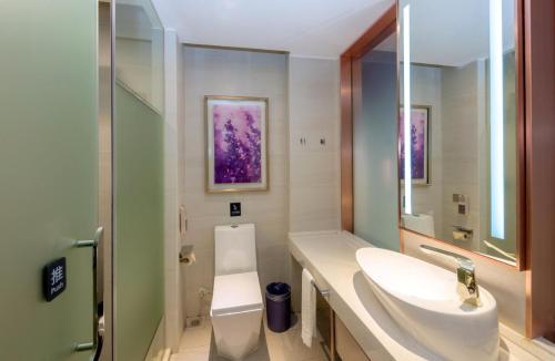 Koupelna v ubytování Lavande Hotel Qingyuan Light Rail Station Qingyuan Avenue