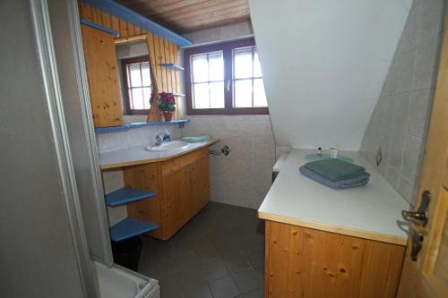 A bathroom at Straniger Alm