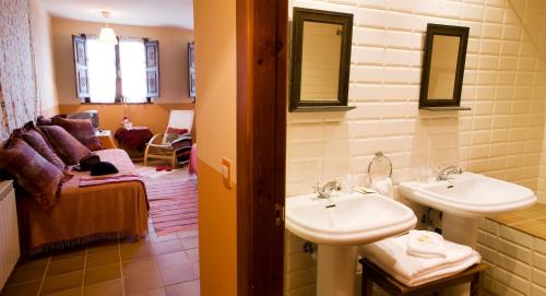 Phòng tắm tại Hotel Rural La Llosa de Fombona