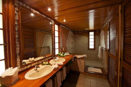 Gallery image of Hotel Kia Ora Resort & Spa in Avatoru