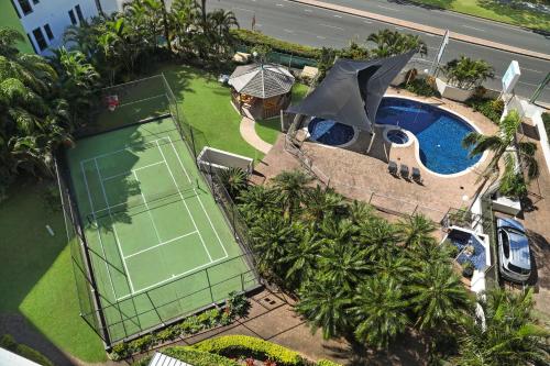 Kolam renang di atau dekat dengan Palmerston Tower on Southport Broadwater