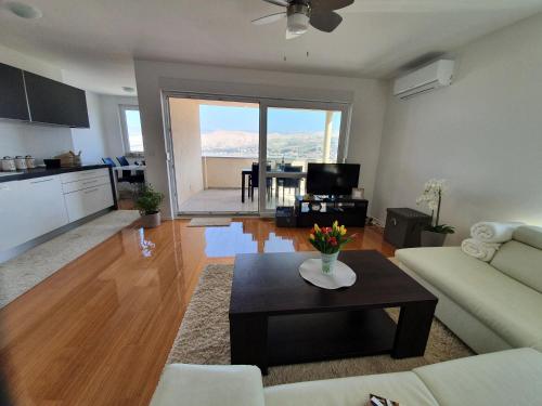 Apartment Moon Island