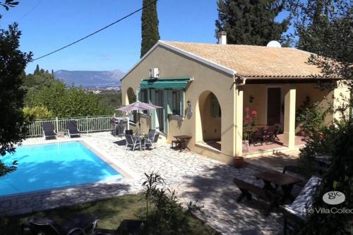 Gallery image of Gastouri Villa Pascalia with heated pool in October and views in Achílleion