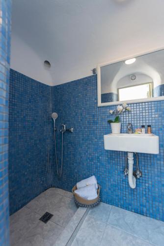 Un baño de Santorini 180 Degrees