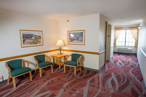 Χώρος καθιστικού στο Summerset Hotel and Suites Rapid City West