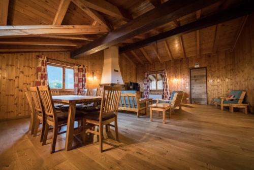 Gallery image of Chalet Saint-Barthélemy Hotel in Nus