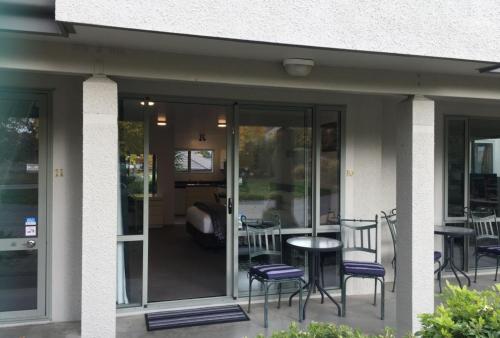 Restoran või mõni muu söögikoht majutusasutuses Colonial Manor Motel