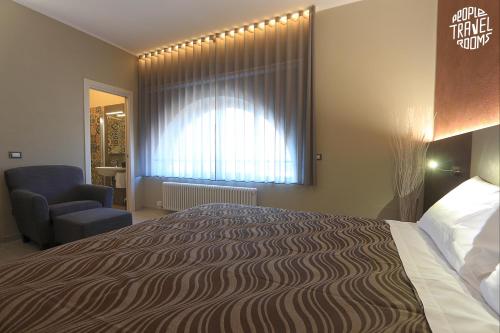 People Travel Rooms photo 13