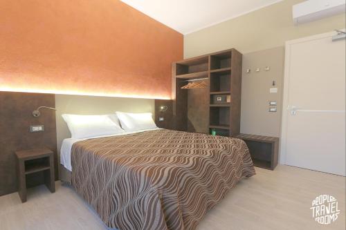 People Travel Rooms photo 38
