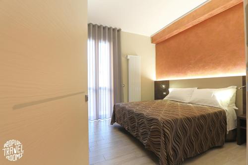People Travel Rooms photo 8
