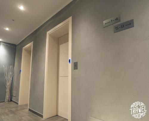 People Travel Rooms photo 29