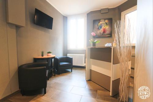 People Travel Rooms photo 24