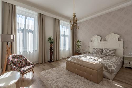 Downtown Elegance by Great Market Hall - 2 BEDROOMS, 1 LIVING ROOM, 2 BATHROOMS, FREE AIRCONDITIONER, FREE ITALIEN COFFEE