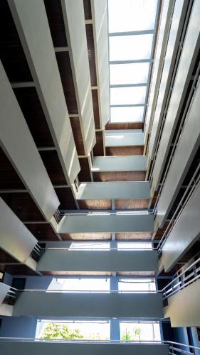 a ceiling in an office building with skylights at Praia Hotel Enseada in Maceió