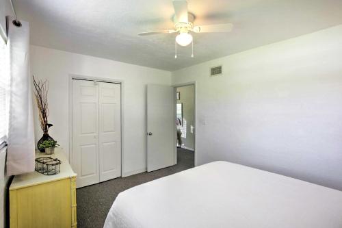 Φωτογραφία από το άλμπουμ του Walk to Beach New Smyrna Beach Abode with BBQ! σε New Smyrna Beach