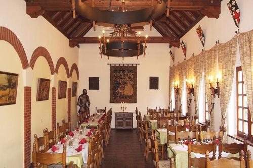 A restaurant or other place to eat at Hotel Herres Alte Metzgerei