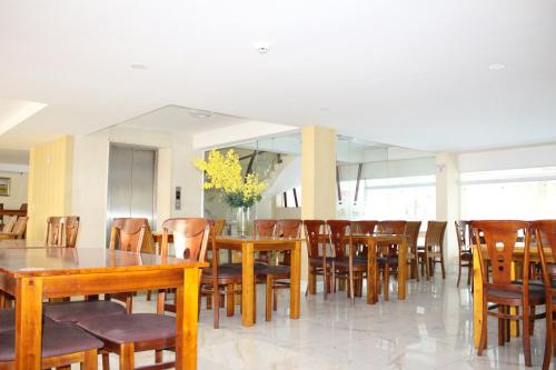 Restoran atau tempat makan lain di NGỌC MẤY - ĐẠI LỢI HOTEL