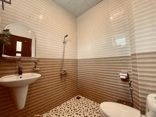 Phòng tắm tại Khách sạn Phúc Lộc An Côn Đảo