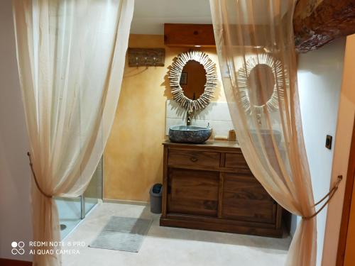 Koupelna v ubytování La Floiracaise