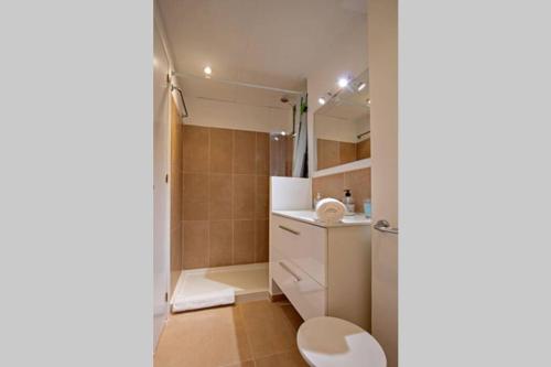 San Clemente Central Suite by Valcambre