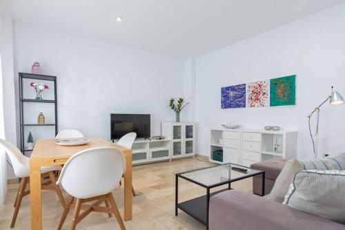 San Clemente Central Suite by Valcambre