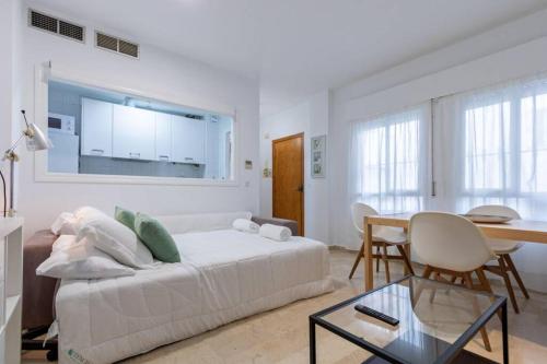San Clemente Central Suite by Valcambre