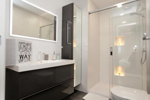 Luxury Villa Apartments MA&RO with heated pool near Split
