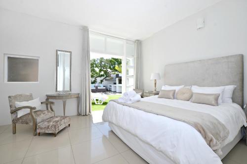 Katil atau katil-katil dalam bilik di White Waves Beach House