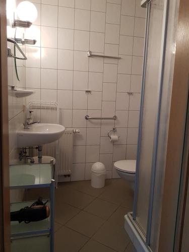 Um banheiro em Fewo Kretschmann