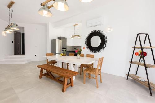Gallery image of PAROS VILLA BLUE SENSES in Aliki