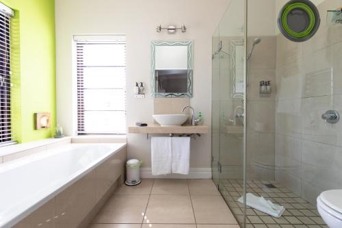 Bilik mandi di Derwent House