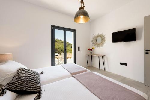 Gallery image of PAROS VILLA BLUE SENSES in Aliki