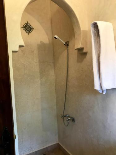Auberge Chez Momo IIにあるバスルーム