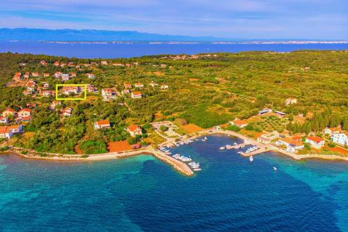 Gallery image of Villa Vela Muline - 8 plus 2 guests - heated pool in Ugljan