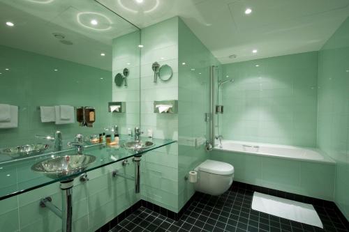 Bagno di Ramada Encore by Wyndham Geneva