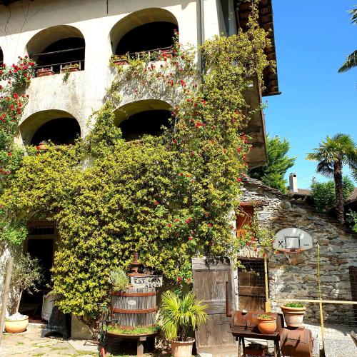 Edificio en el que se encuentra el hostal o pensión