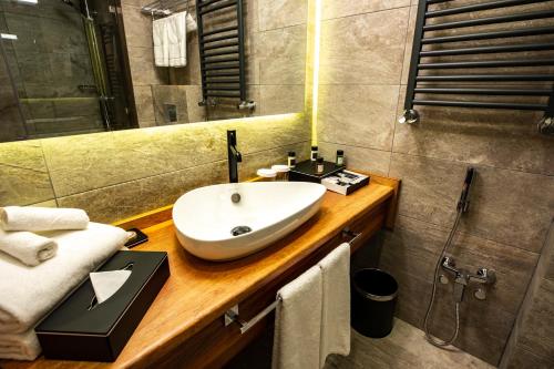 Koupelna v ubytování Sevsamora Resort & Spa