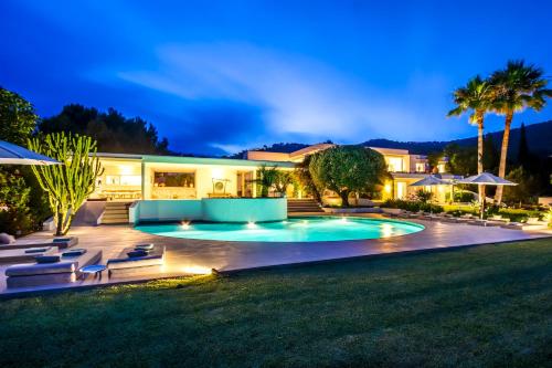 Imagine Your Family Renting This Luxury Villa, Ibiza Villa 1008