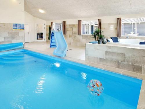Bazén v ubytování 20 person holiday home in Frederiksv rk nebo v jeho okolí