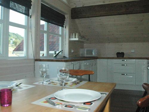 Dapur atau dapur kecil di 6 person holiday home in Åram-By Traum