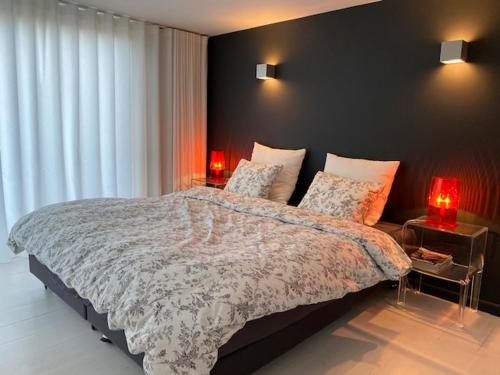 Кровать или кровати в номере Leen & Bruno's NamaStay
