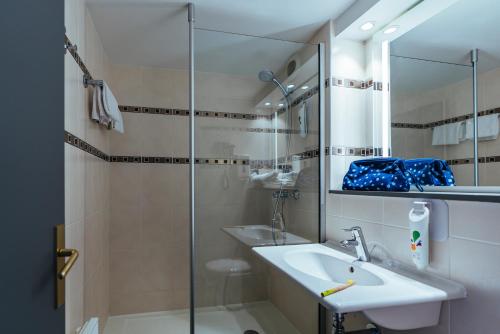 Koupelna v ubytování ibis Styles Douai Gare Gayant Expo