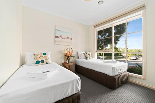 Ліжко або ліжка в номері Park Avenue - IKON Glen Waverley