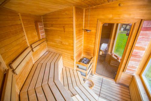 an overhead view of the inside of a sauna at Happy House Apartments in Špindlerův Mlýn