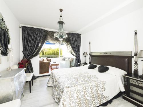 Photo de la galerie de l'établissement Apartamento de 2 dormitorios en Medina Garden, à Marbella
