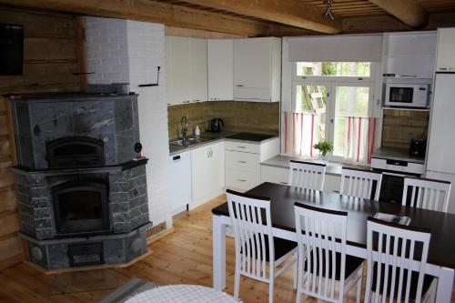 Kuchyň nebo kuchyňský kout v ubytování Saija Lodge