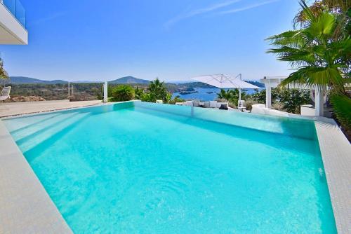 Luxury 3 Bedroom Villa with Sea Views, Ibiza Villa 1057