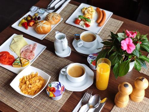 Jídlo v hotelu nebo okolí