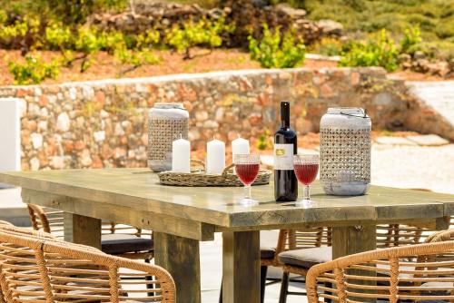 Gallery image of PAROS VILLA BLUE SENSES in Aliki