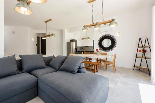 Gallery image of PAROS VILLA BLUE SENSES in Aliki